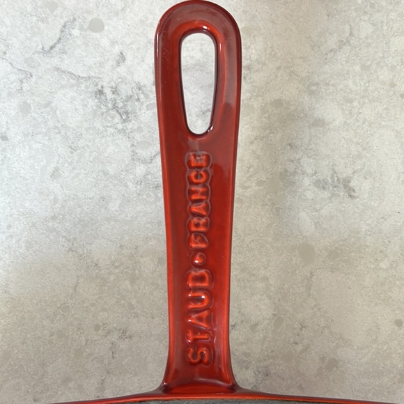 Staub Enameled large 12”Grill Pan in Excellent Cond,Burnt Orange, Made in France - Picture 5 of 7